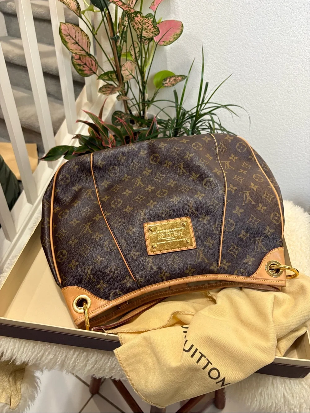 Louis Vuitton Galliera Handbag Monogram Canvas PM. **FULL INCLUSION**